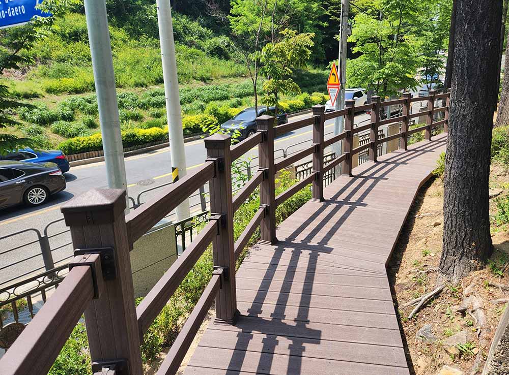 합성목 데크 가격 평당 얼마? 규격별 기준 단가 총정리 시공 사진 2