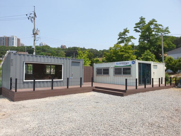 용인 컨테이너 사무실 합성목재 데크 및 평철 난간 시공